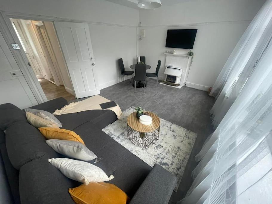 Lovely 2 Bed On Tower Bridge Londres Exterior foto